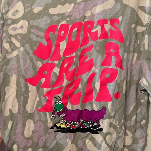 Men’s Nike Graphic Tee - Picture 1 of 5